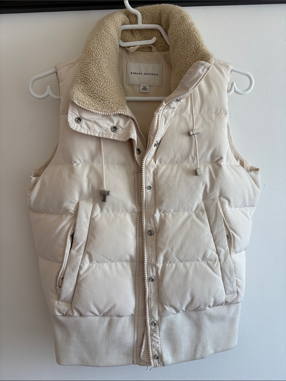 Banana Republic Ivory Quilted Puffer Down Vest
